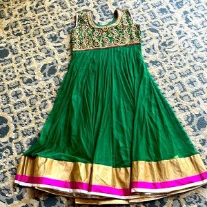 Women’s XL Indian formal dress, beautiful detail and beading